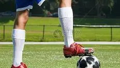 惊鸿一跃！范德芬疑似演绎赛季最佳神进球，足球奇才梅西竟“变身”中后卫？