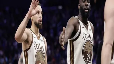 传奇中场费尔南迪尼奥退役：23年荣耀征程，40岁荣耀谢幕！